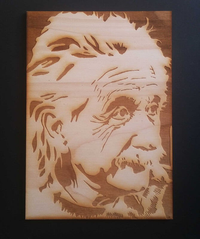 חריטה אומנותית על עץ